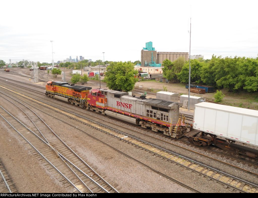 BNSF 4932